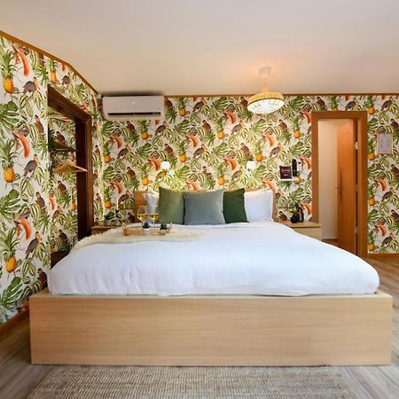 Historic Charm, Modern Comfort - Accommodation In The Heart Of The Old Town Бухарест Екстер'єр фото