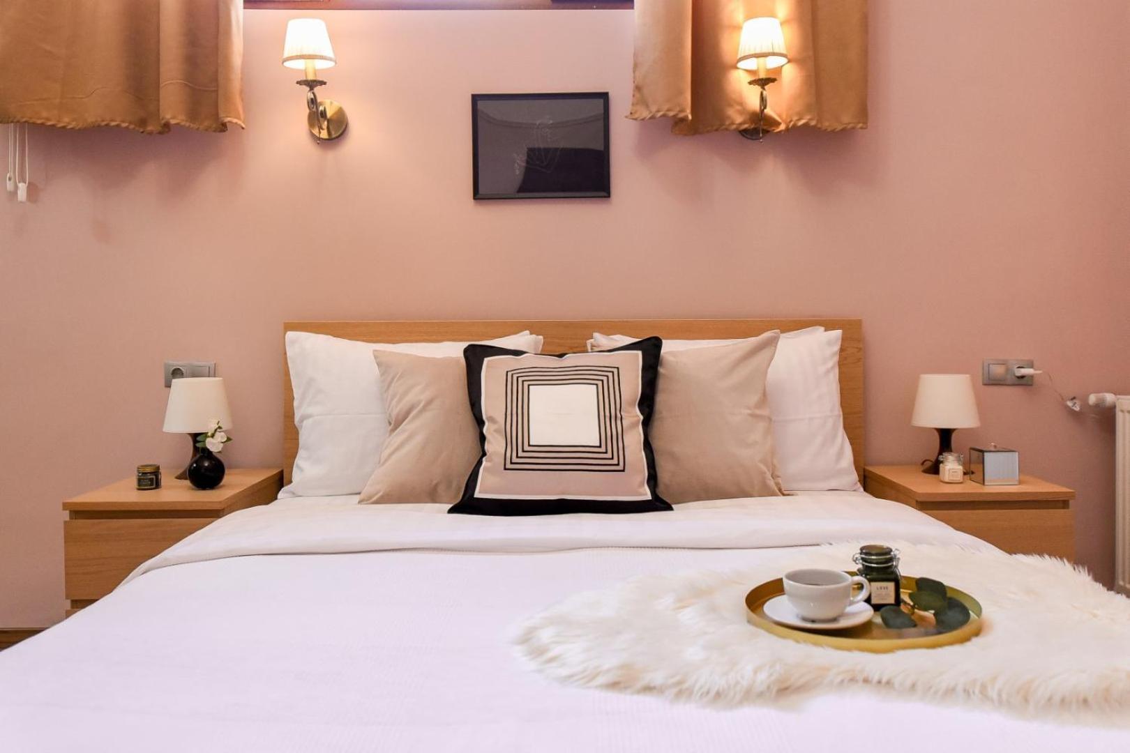 Historic Charm, Modern Comfort - Accommodation In The Heart Of The Old Town Бухарест Номер фото