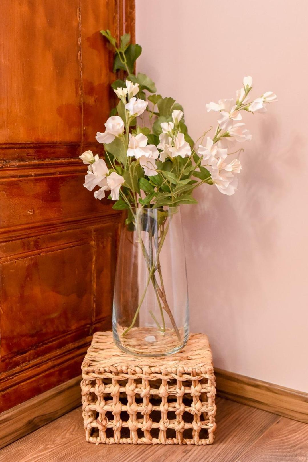 Historic Charm, Modern Comfort - Accommodation In The Heart Of The Old Town Бухарест Номер фото