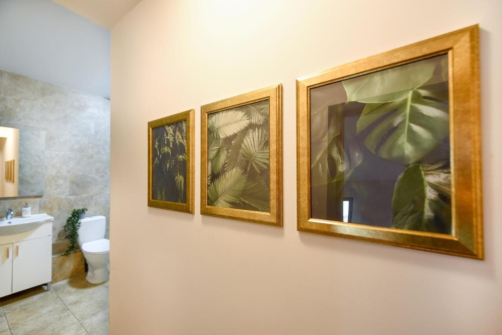 Historic Charm, Modern Comfort - Accommodation In The Heart Of The Old Town Бухарест Номер фото