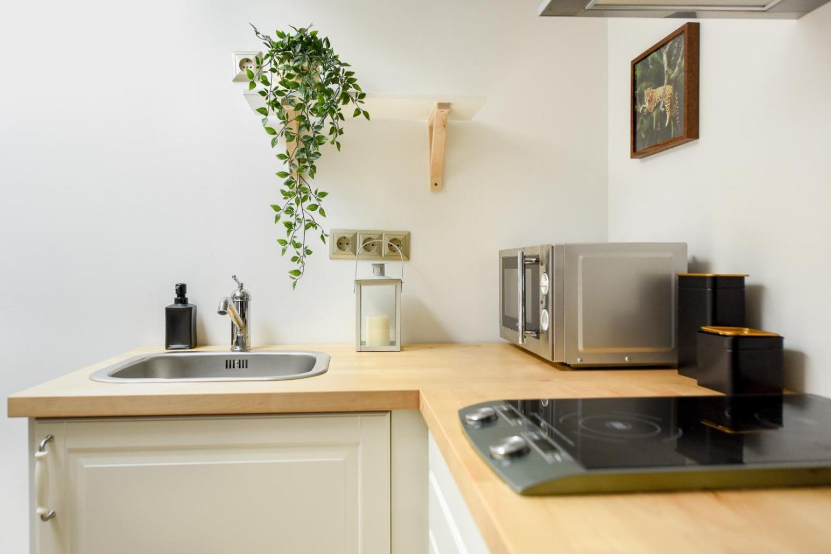 Historic Charm, Modern Comfort - Accommodation In The Heart Of The Old Town Бухарест Номер фото