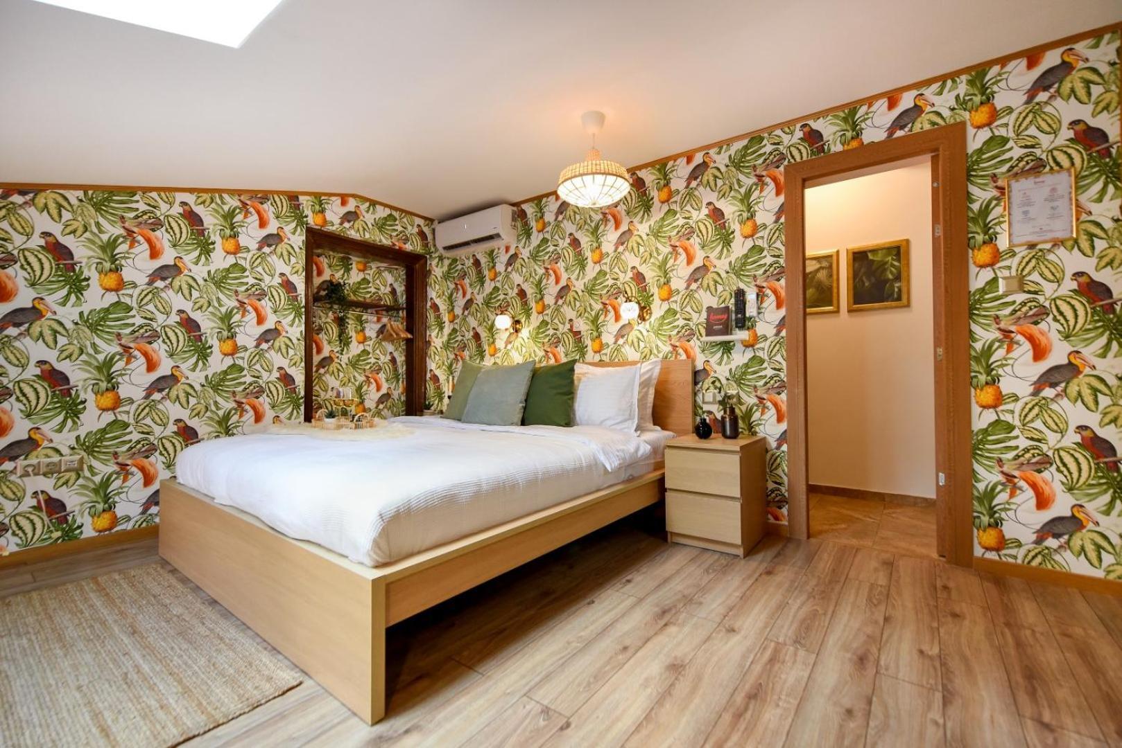 Historic Charm, Modern Comfort - Accommodation In The Heart Of The Old Town Бухарест Номер фото