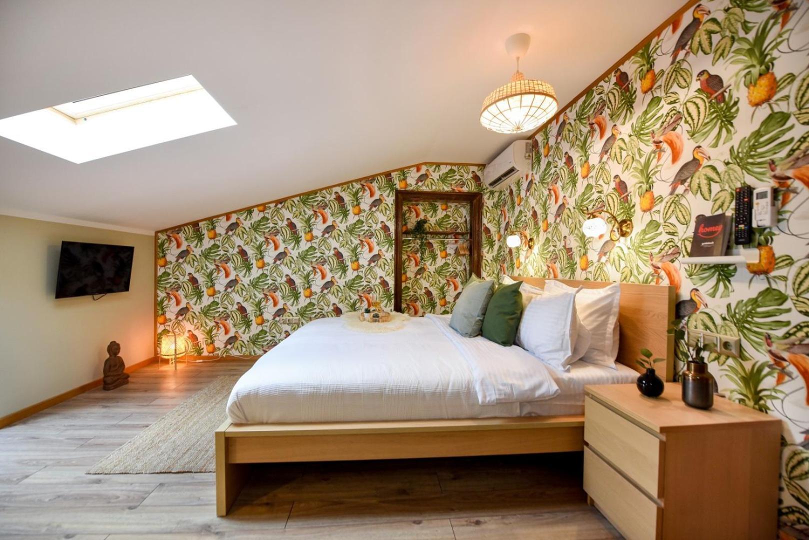 Historic Charm, Modern Comfort - Accommodation In The Heart Of The Old Town Бухарест Номер фото